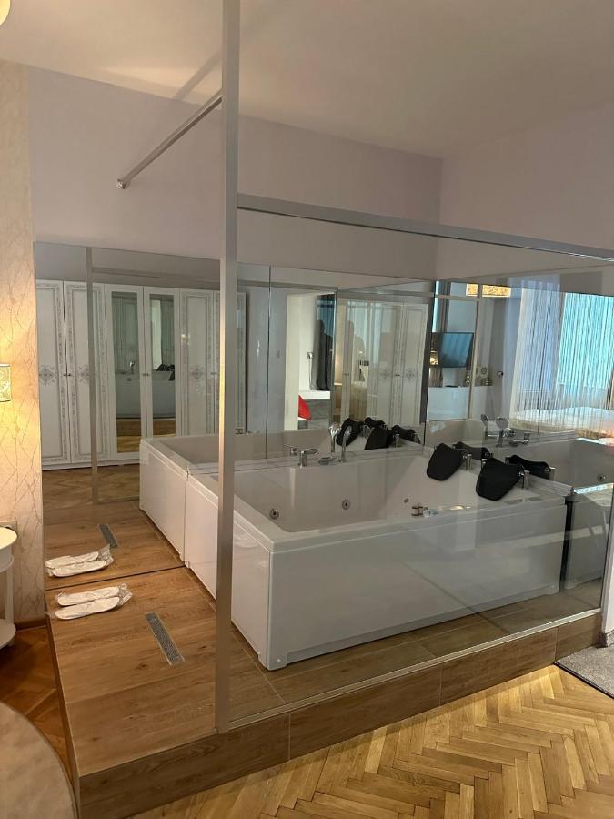 סופיה Luxury Apartment With Jacuzzi מראה חיצוני תמונה